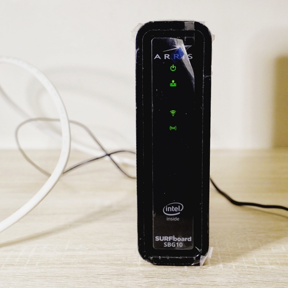 ARRIS SURFboard and RG6 Coax Cable - Picture 2 of 12